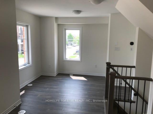 Photo 3 of 34 Deans Drive, Scarborough, Clairlea-Birchmount — HOMEH
