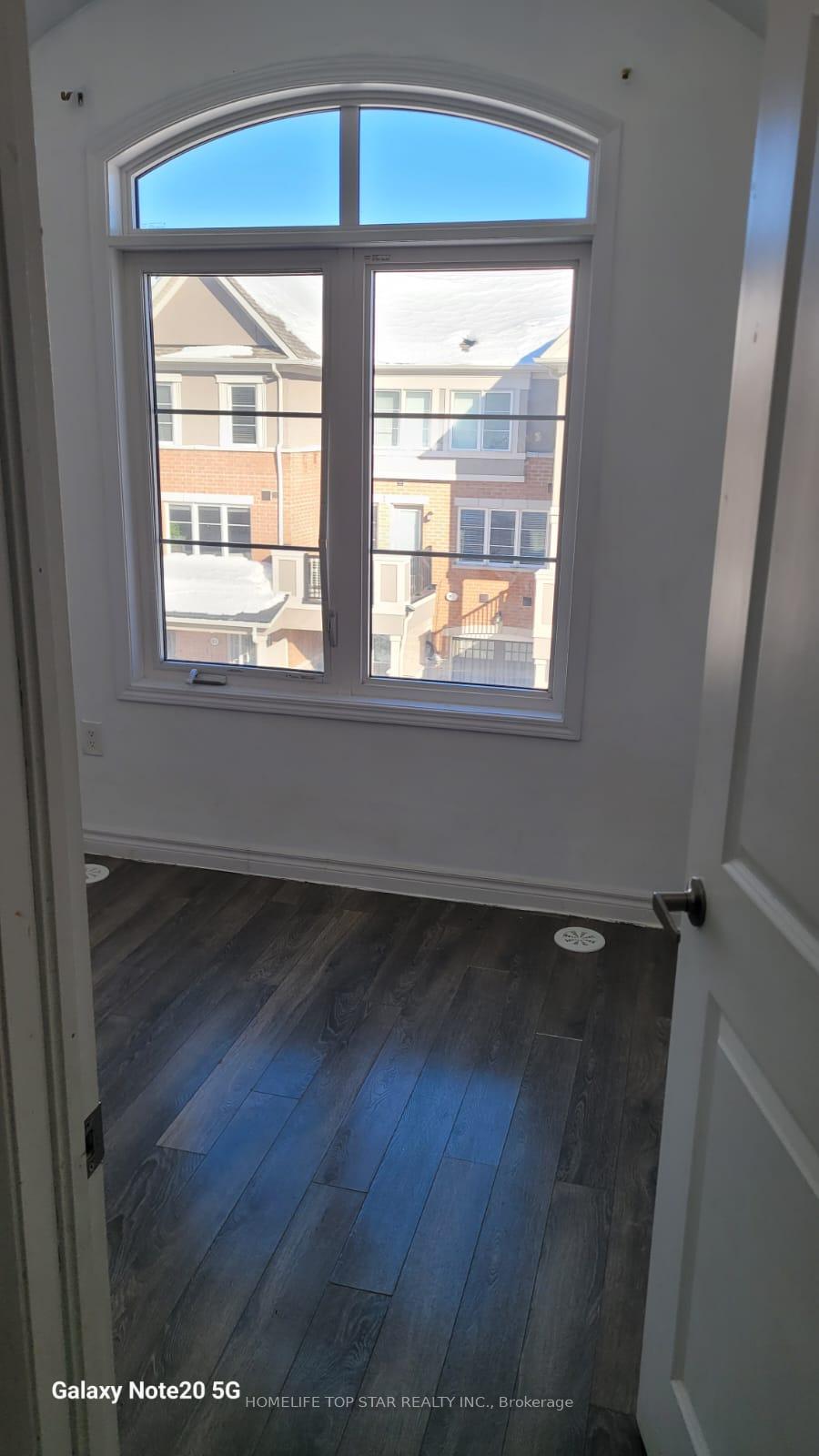 Photo 18 of 34 Deans Drive, Scarborough, Clairlea-Birchmount — HOMEH