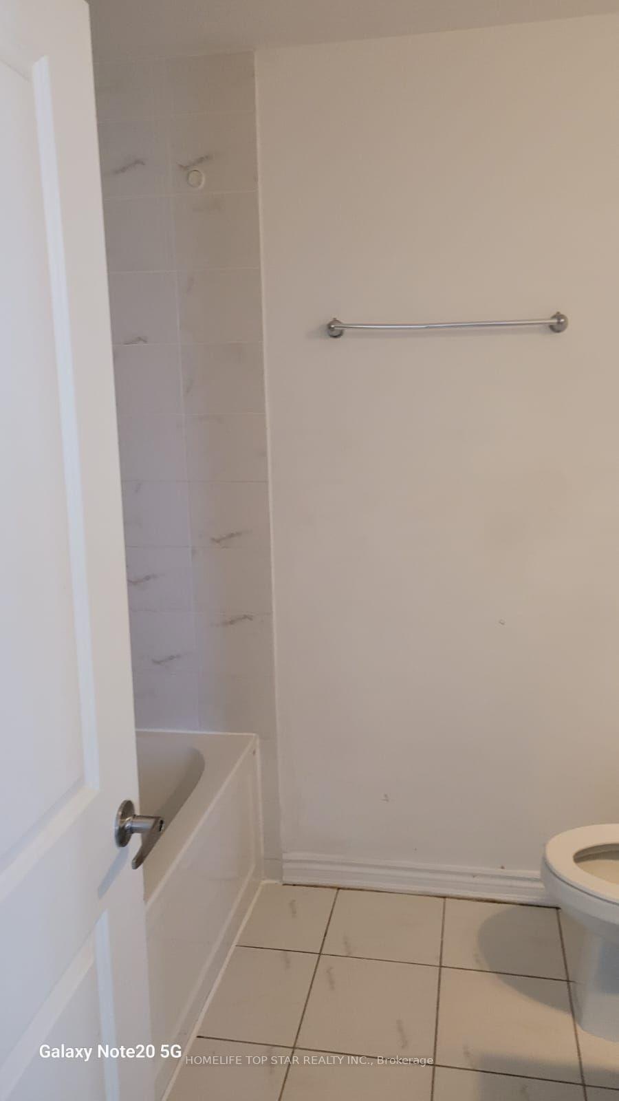 Photo 20 of 34 Deans Drive, Scarborough, Clairlea-Birchmount — HOMEH