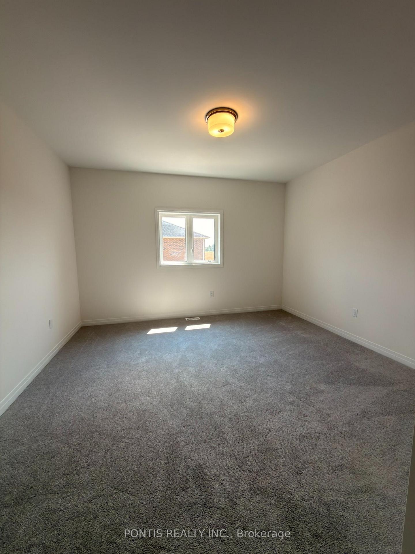 Photo 8 of 49 Arding Circle, Brant, Paris — HOMEH