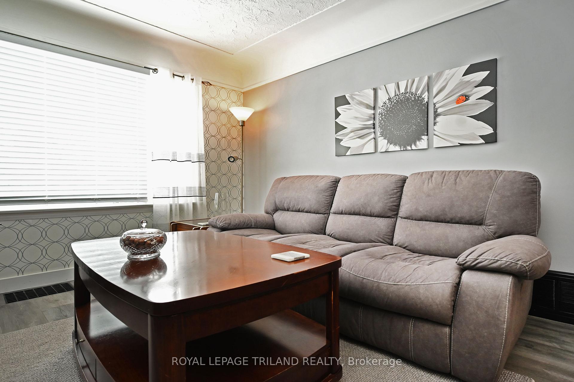 Photo 7 of 457 Boler Road, London, South K — HOMEH