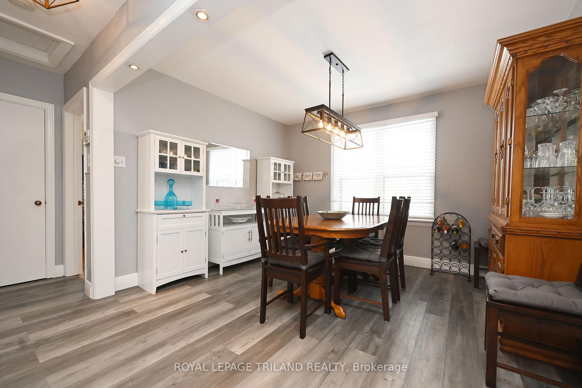 Photo 11 of 457 Boler Road, London, South K — HOMEH