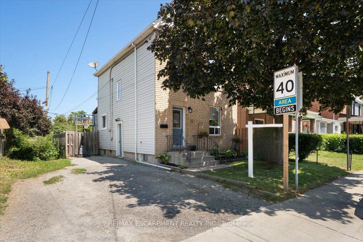 Photo 2 of 11 Primrose Avenue, Hamilton, Crown Point — HOMEH
