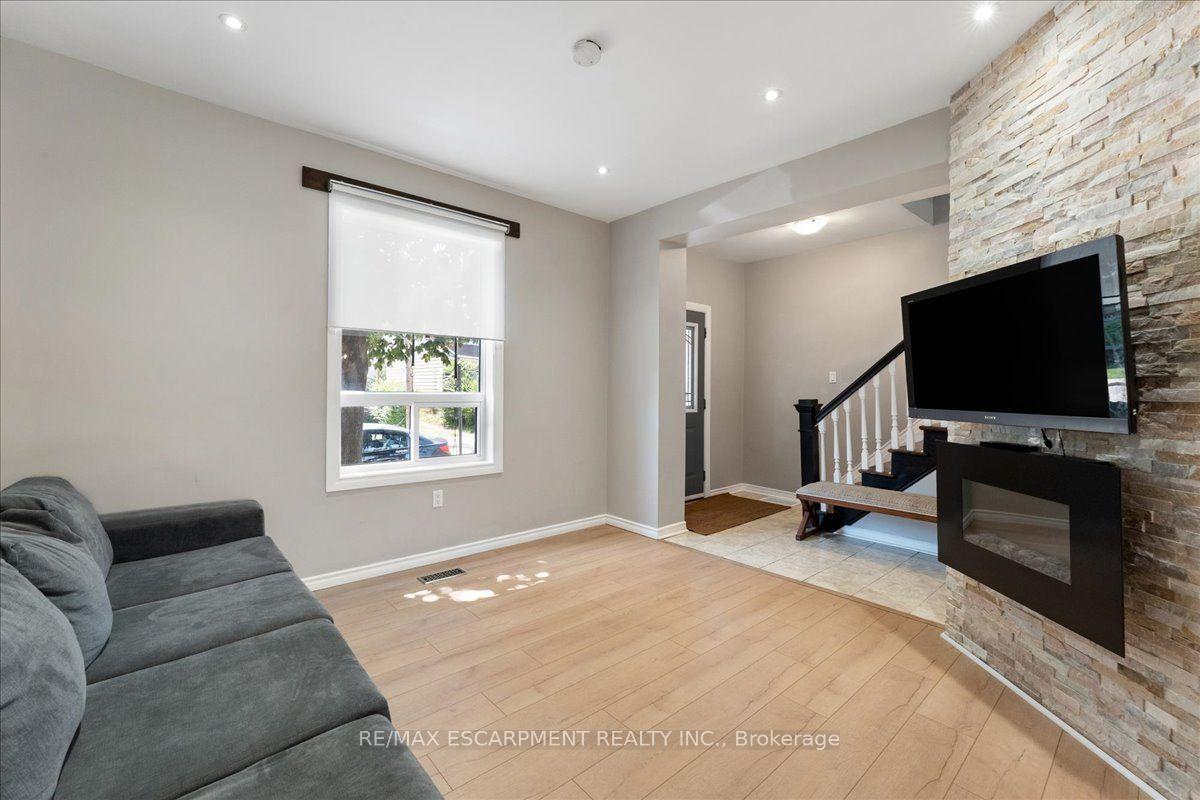 Photo 6 of 11 Primrose Avenue, Hamilton, Crown Point — HOMEH