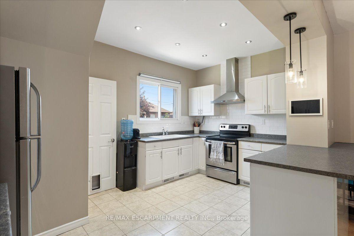 Photo 8 of 11 Primrose Avenue, Hamilton, Crown Point — HOMEH