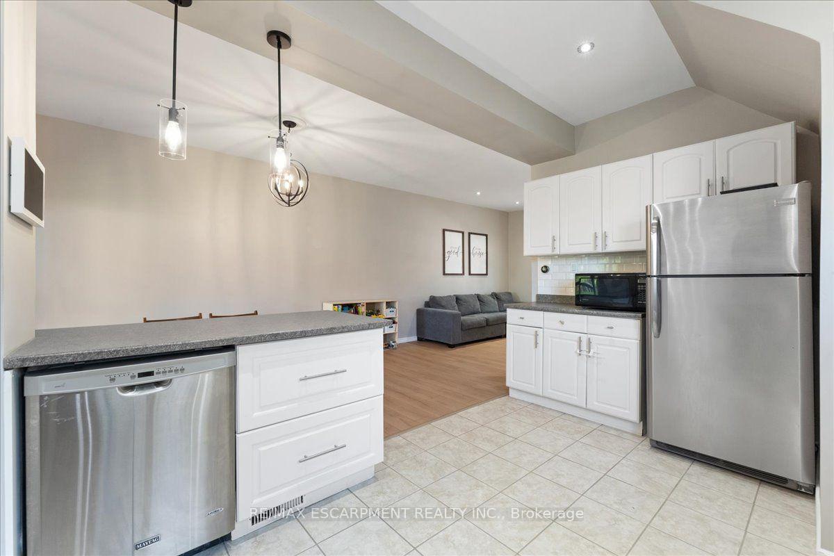 Photo 11 of 11 Primrose Avenue, Hamilton, Crown Point — HOMEH