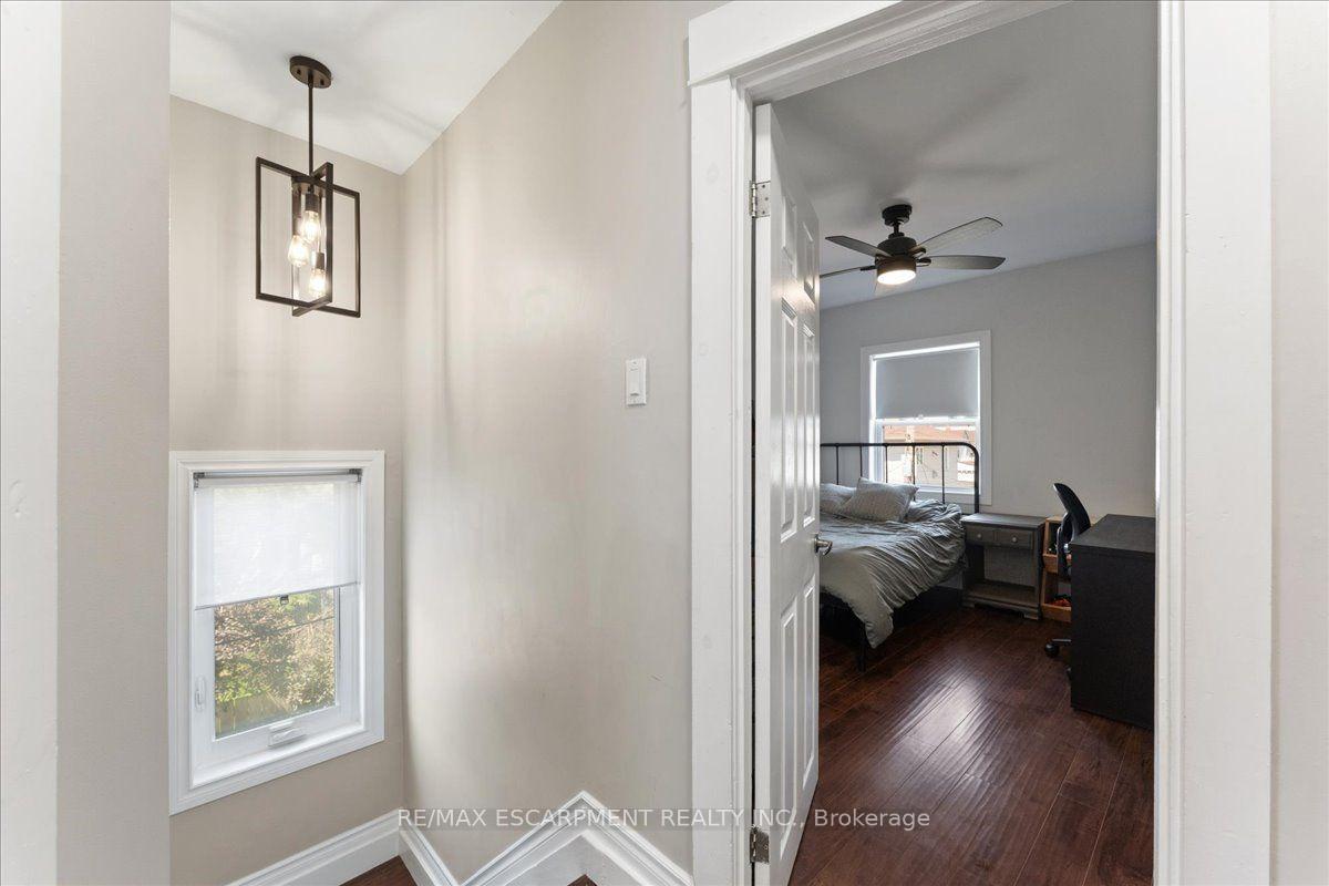 Photo 13 of 11 Primrose Avenue, Hamilton, Crown Point — HOMEH