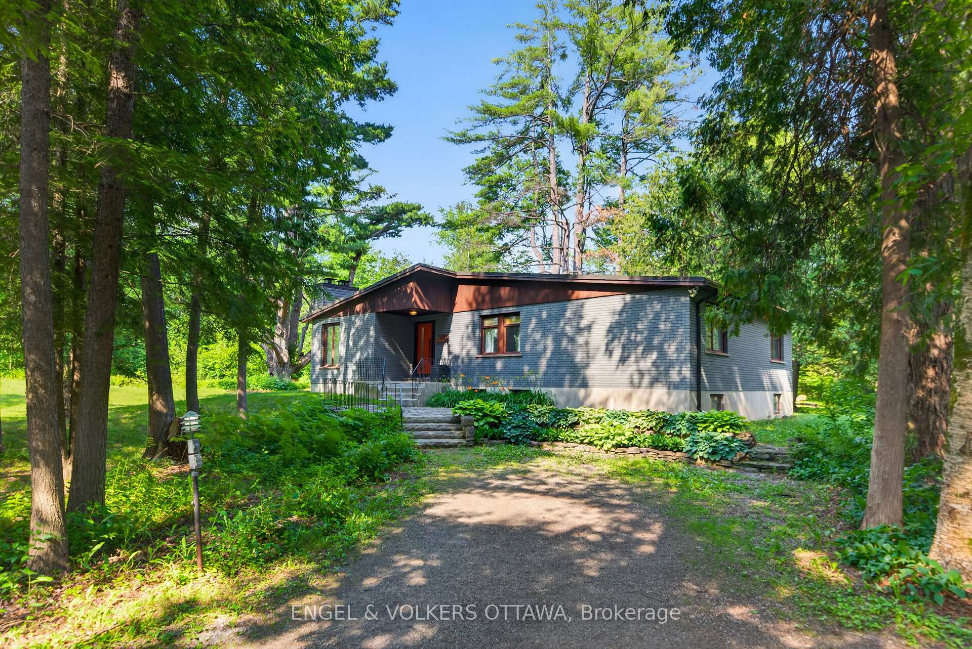 Front of 4167 Farmers Way