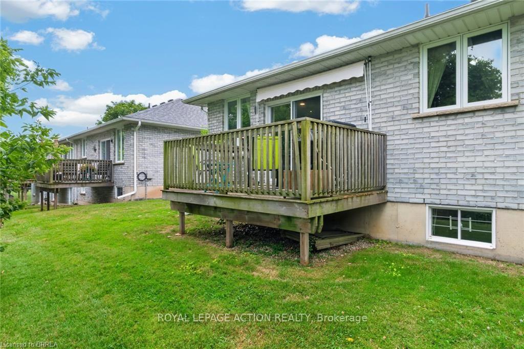 Photo 36 of Unit 11, 219 Shellard Lane, Brantford, Empire South — HOMEH
