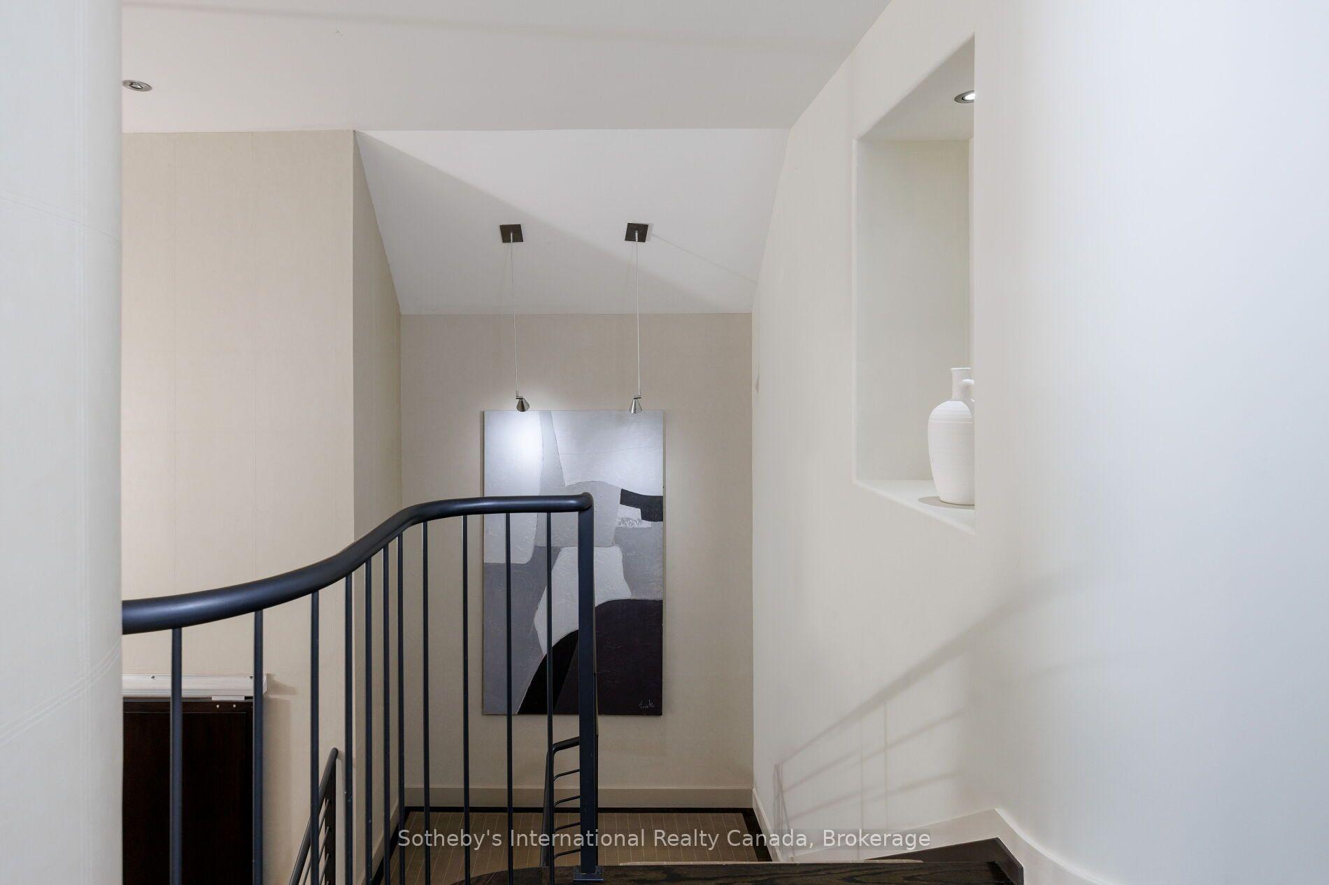 Photo 21 of 56 Birch Hill Lane, Oakville, Southwest — HOMEH