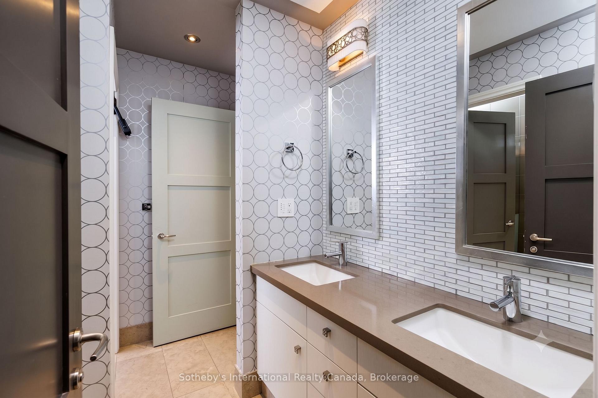 Photo 32 of 56 Birch Hill Lane, Oakville, Southwest — HOMEH