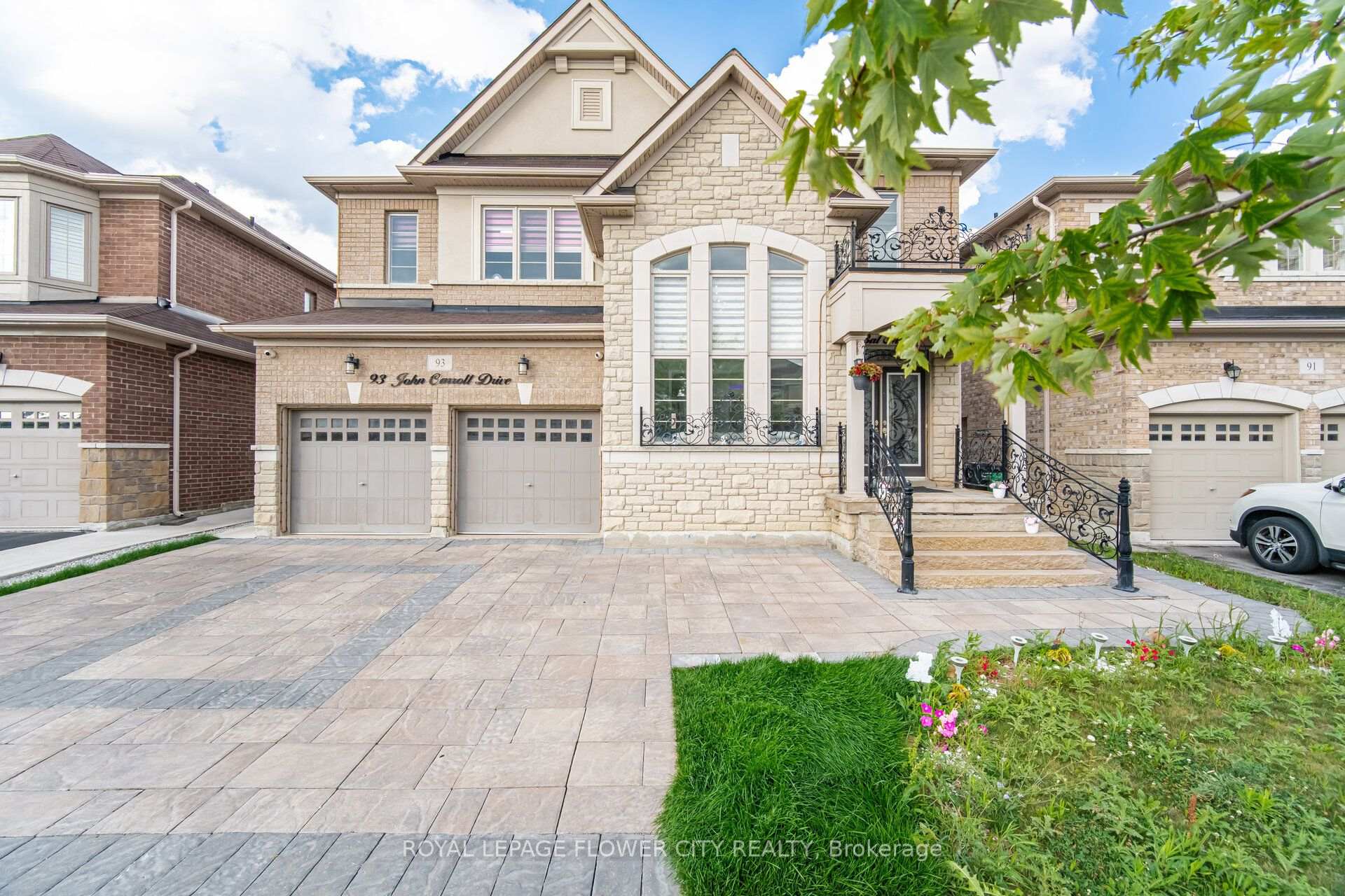 Photo 2 of 93 John Carroll Drive E, Brampton, Toronto Gore Rural Estate — HOMEH