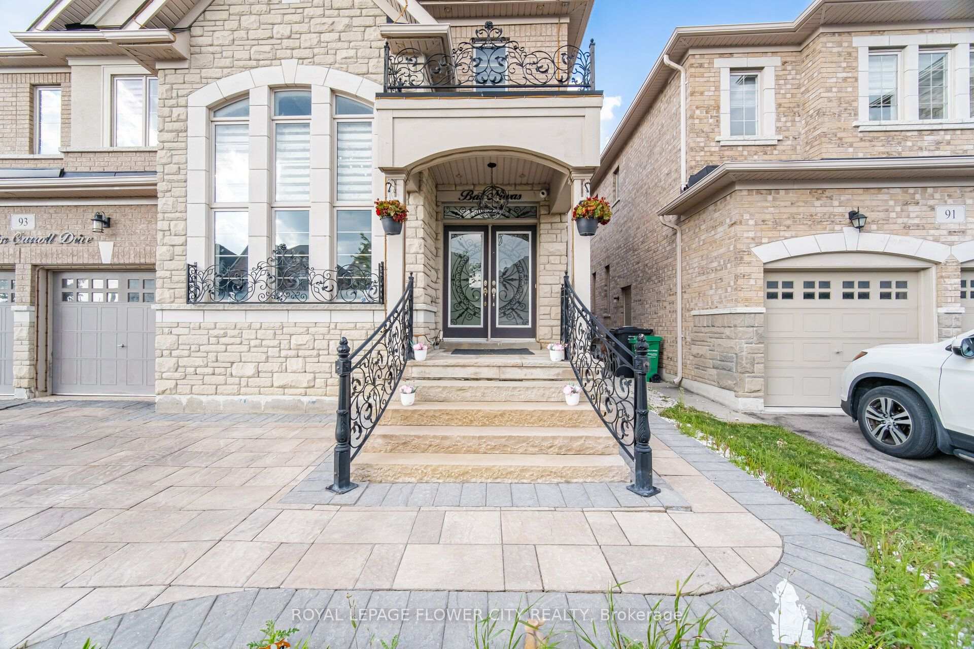 Photo 3 of 93 John Carroll Drive E, Brampton, Toronto Gore Rural Estate — HOMEH