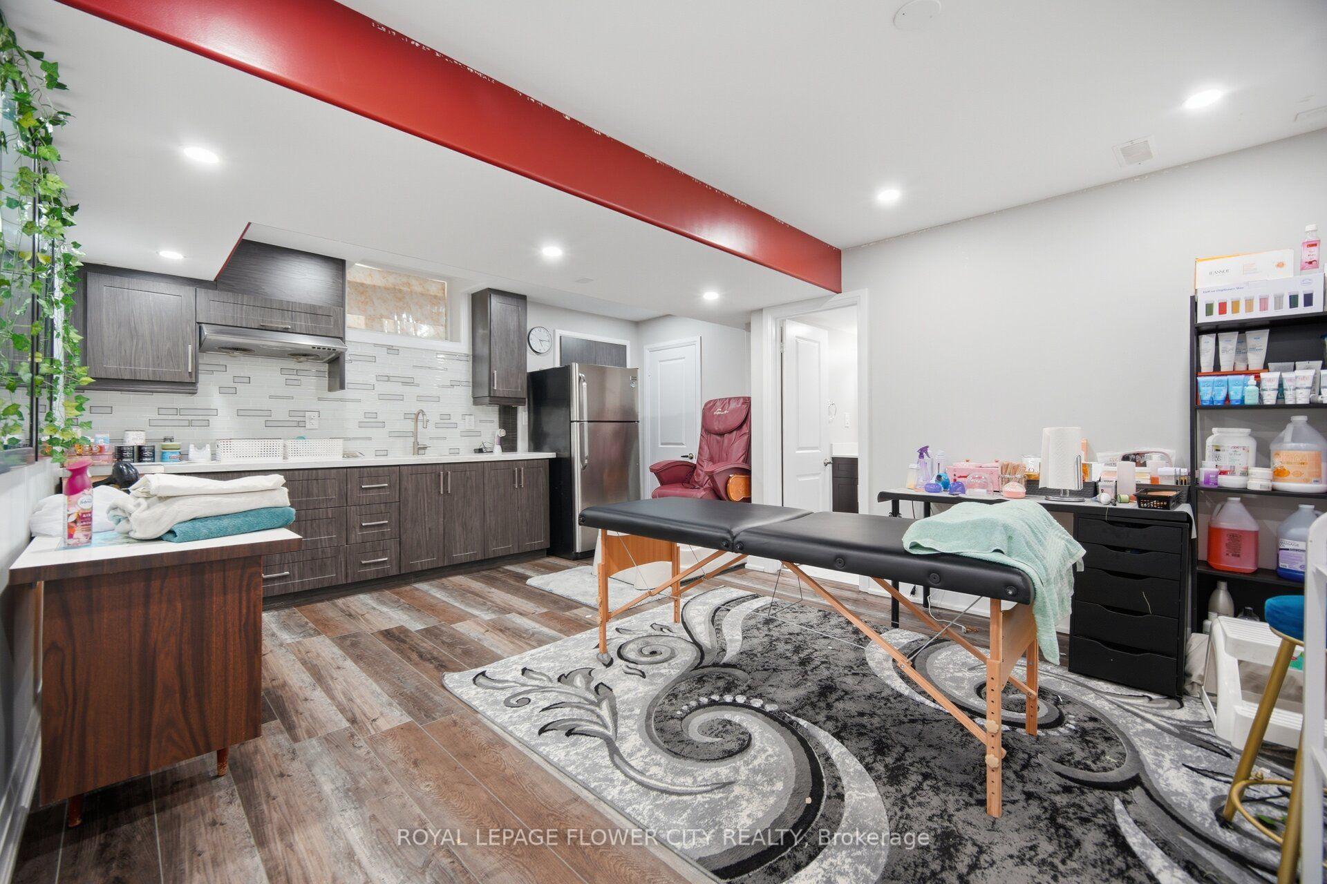 Photo 41 of 93 John Carroll Drive E, Brampton, Toronto Gore Rural Estate — HOMEH