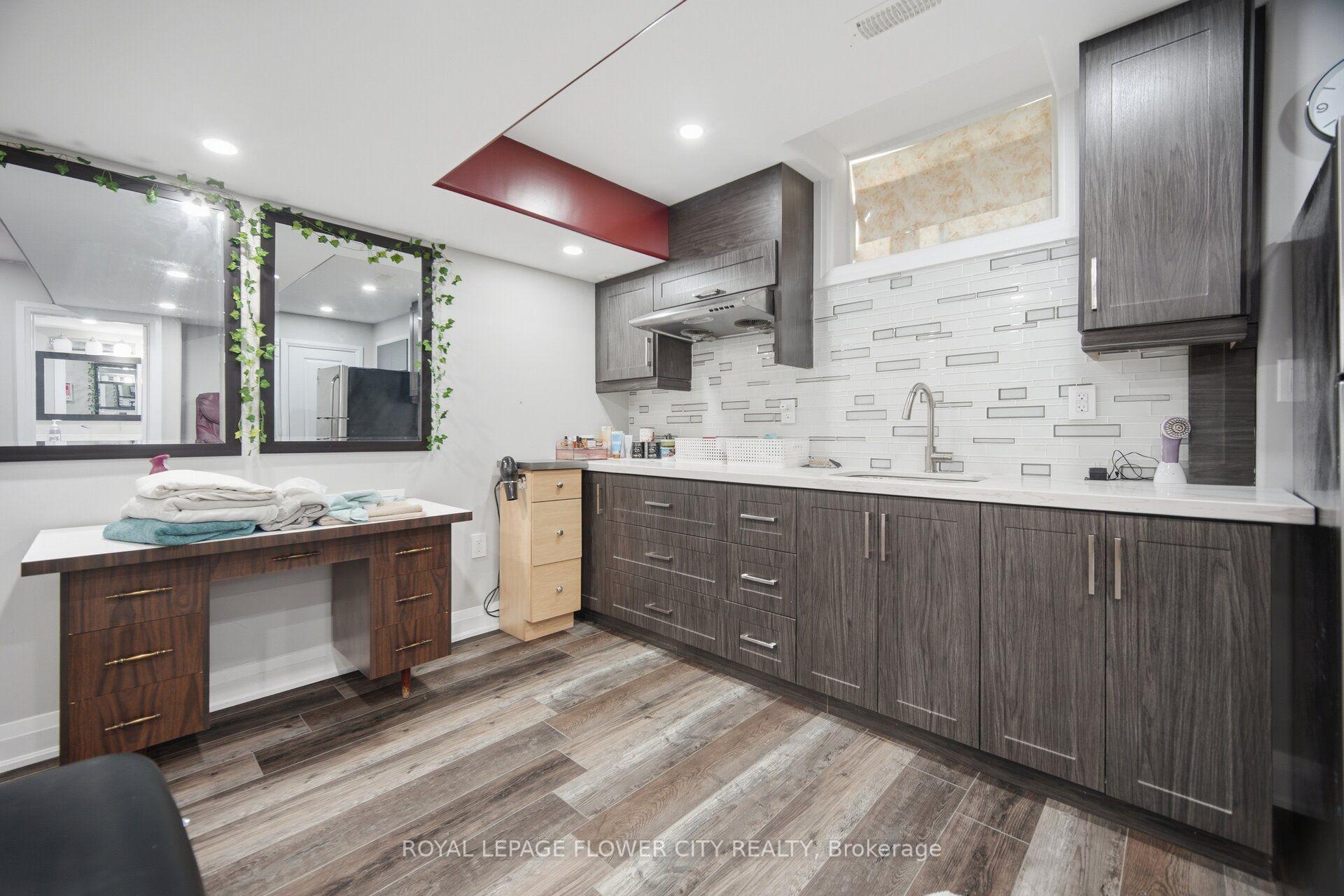 Photo 43 of 93 John Carroll Drive E, Brampton, Toronto Gore Rural Estate — HOMEH