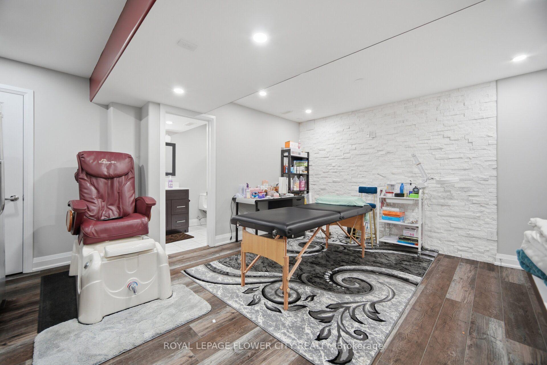 Photo 45 of 93 John Carroll Drive E, Brampton, Toronto Gore Rural Estate — HOMEH