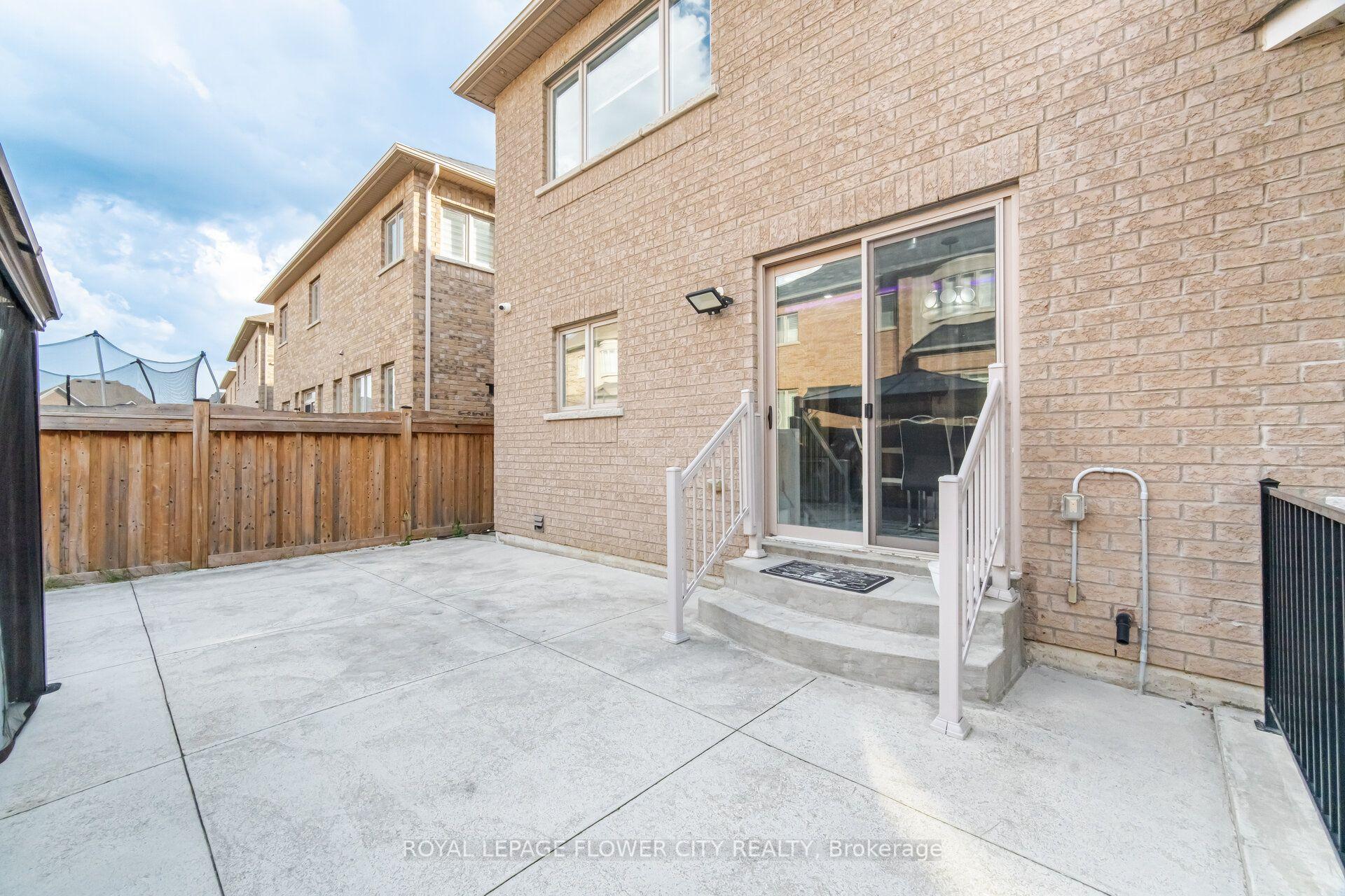 Photo 47 of 93 John Carroll Drive E, Brampton, Toronto Gore Rural Estate — HOMEH