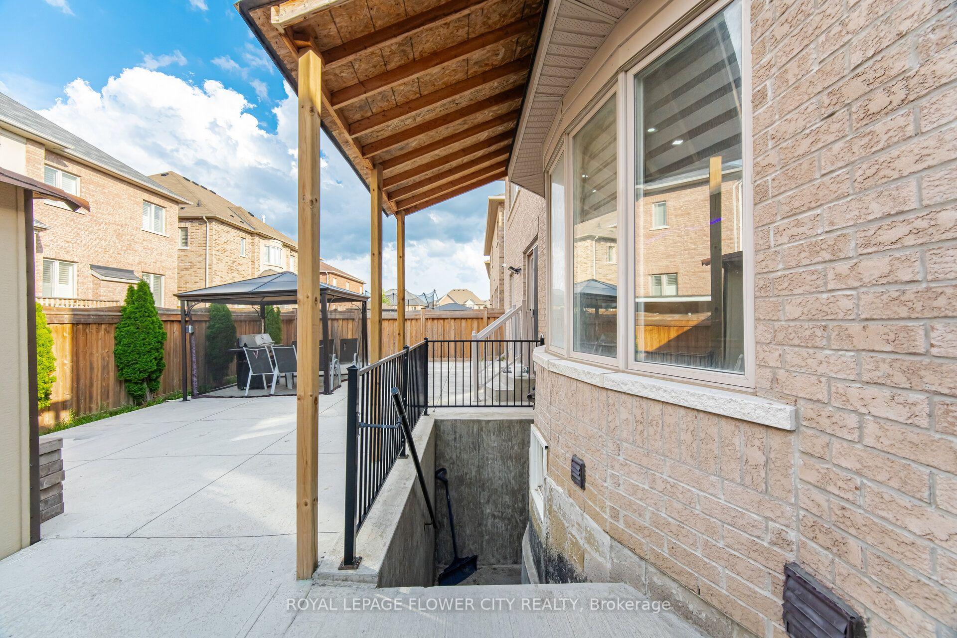 Photo 50 of 93 John Carroll Drive E, Brampton, Toronto Gore Rural Estate — HOMEH