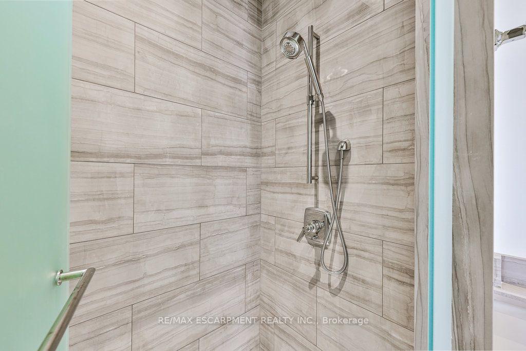 Photo 6 of Unit PH5, 300 Randall Road, Oakville, Old Oakville — HOMEH
