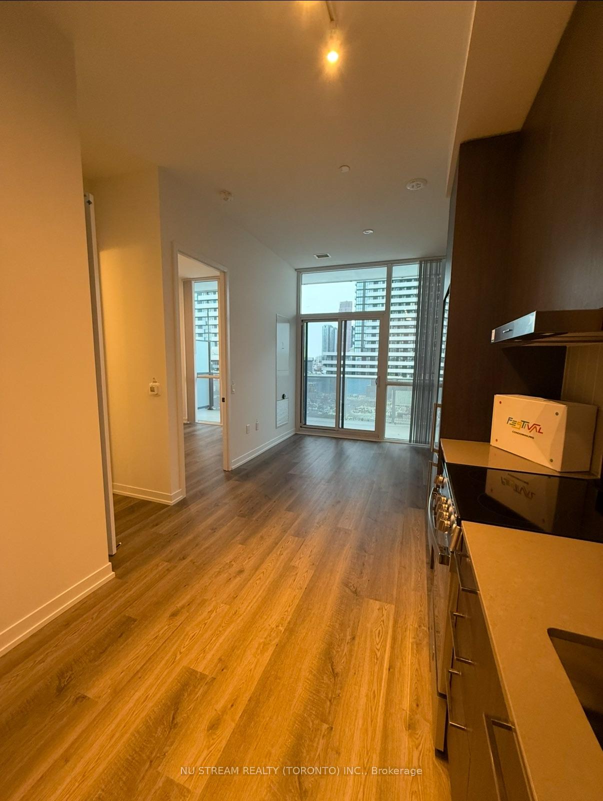 Photo 4 of Unit 601, 195 Commerce St, Vaughan, Vaughan Corporate Centre — HOMEH