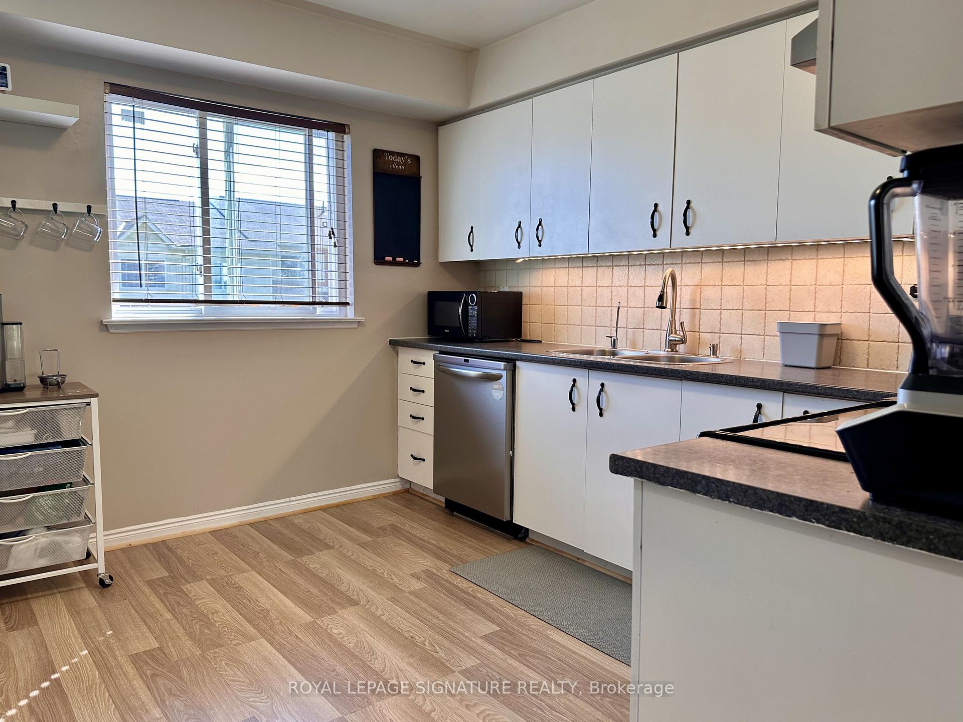 Photo 15 of 602 Gibney Crescent, Newmarket, Summerhill Estates — HOMEH