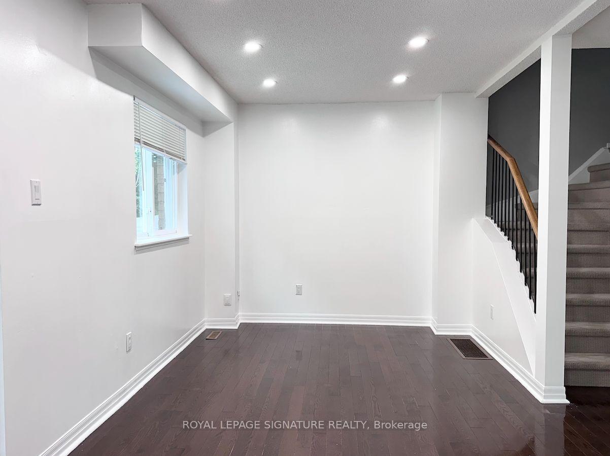 Photo 4 of 602 Gibney Crescent, Newmarket, Summerhill Estates — HOMEH