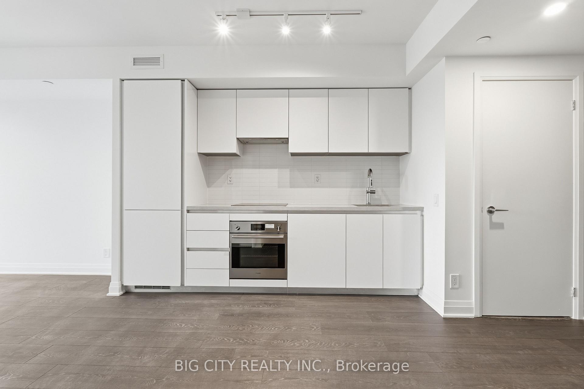 Photo 5 of Unit 1708, 25 Frederick Todd Way, Toronto, Thorncliffe Park — HOMEH