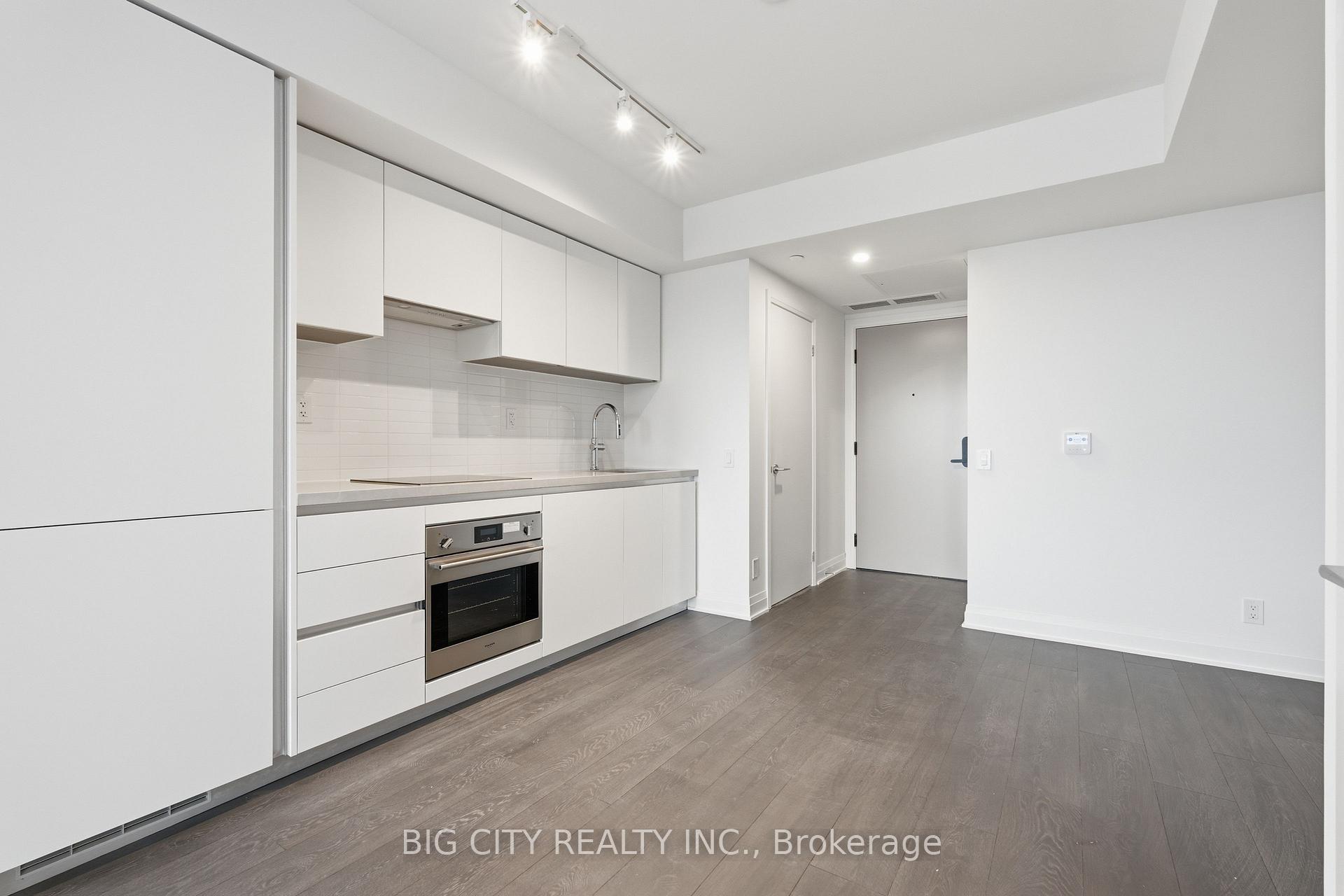 Photo 6 of Unit 1708, 25 Frederick Todd Way, Toronto, Thorncliffe Park — HOMEH