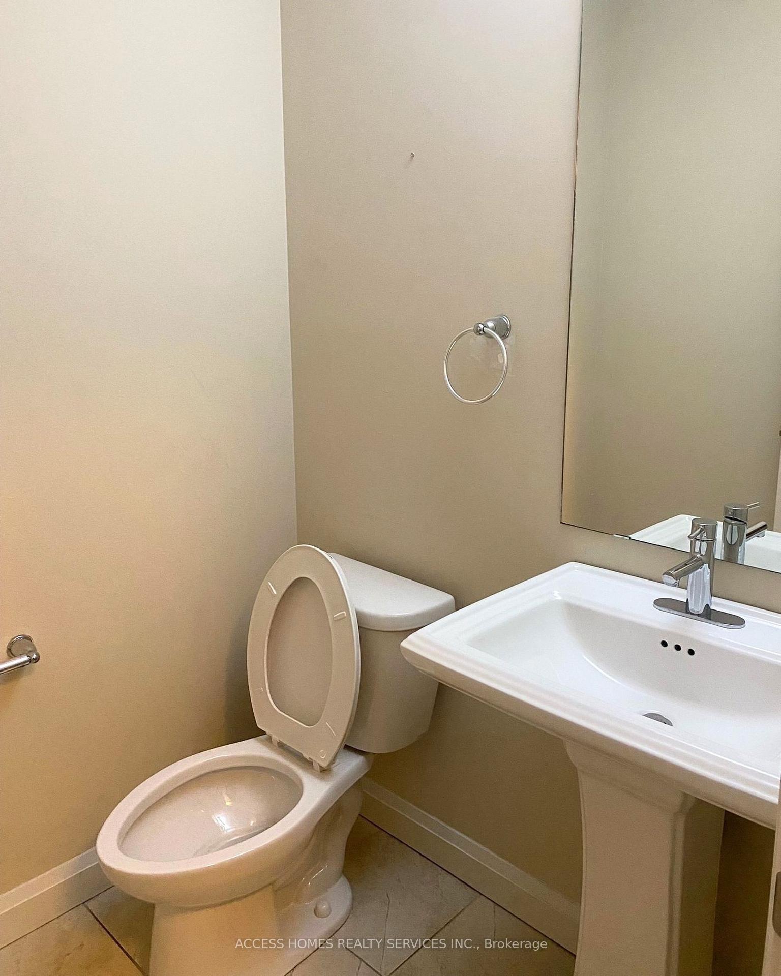 Photo 8 of Unit 7, 23 Echovalley Drive, Hamilton, Stoney Creek Mountain — HOMEH