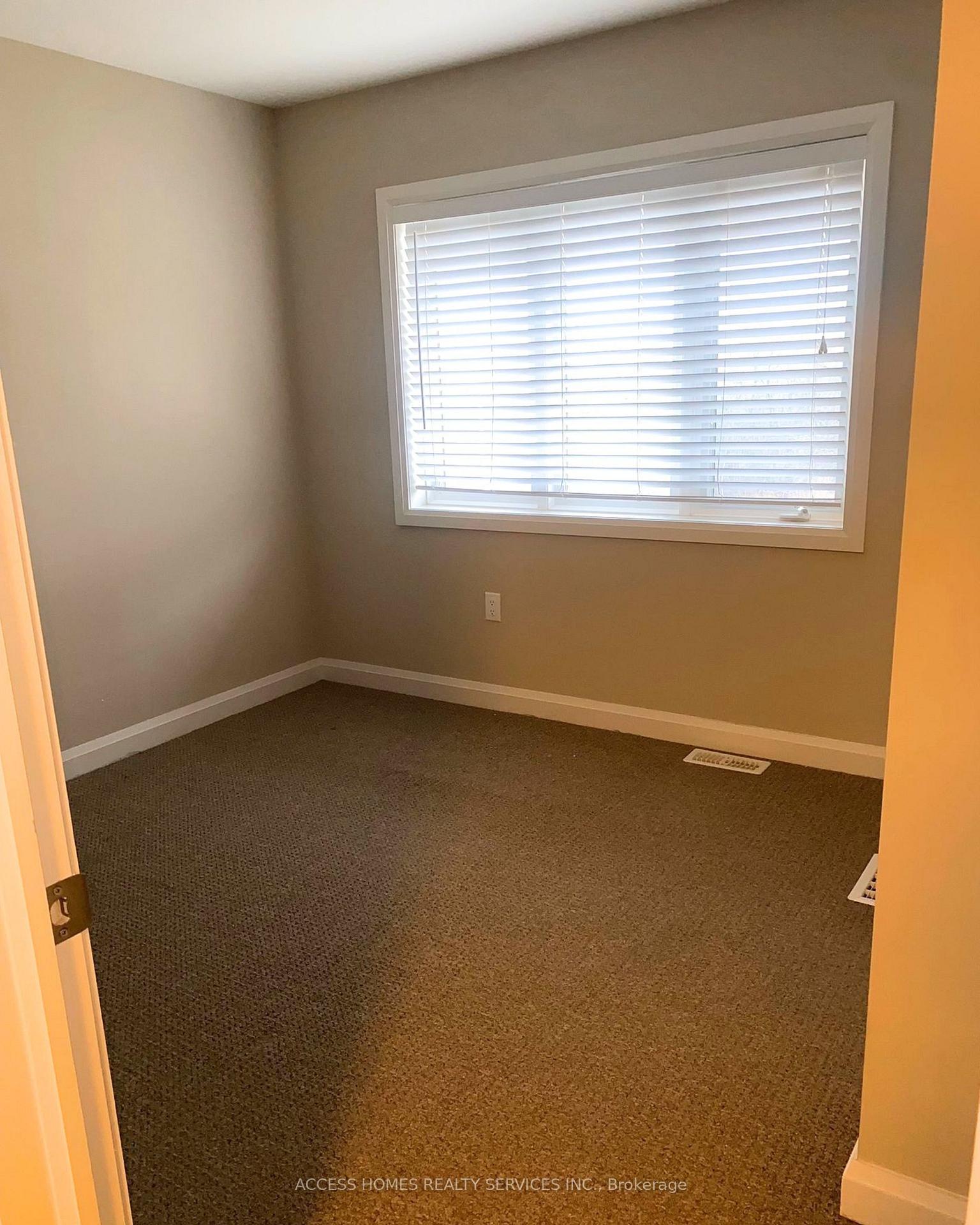 Photo 13 of Unit 7, 23 Echovalley Drive, Hamilton, Stoney Creek Mountain — HOMEH
