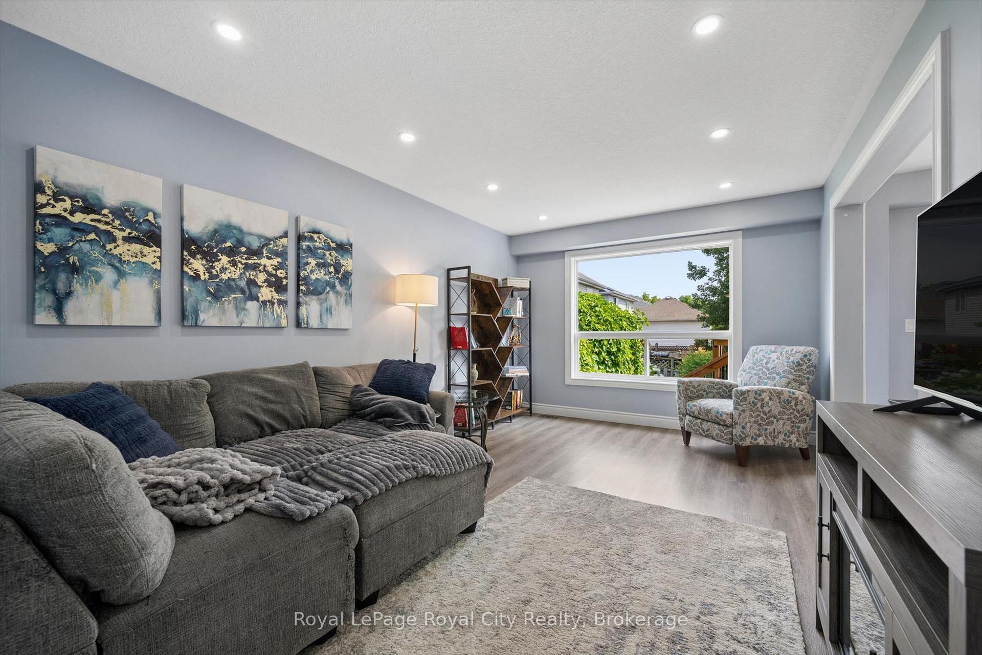 Photo 15 of 63 Starview Crescent, Guelph, Grange Road — HOMEH
