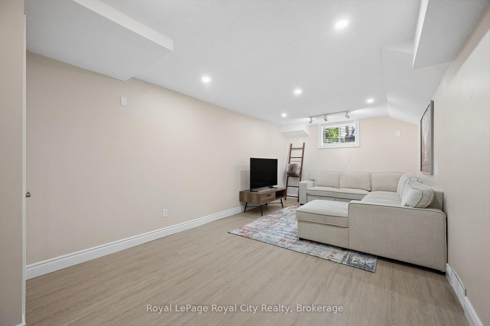 Photo 30 of 63 Starview Crescent, Guelph, Grange Road — HOMEH