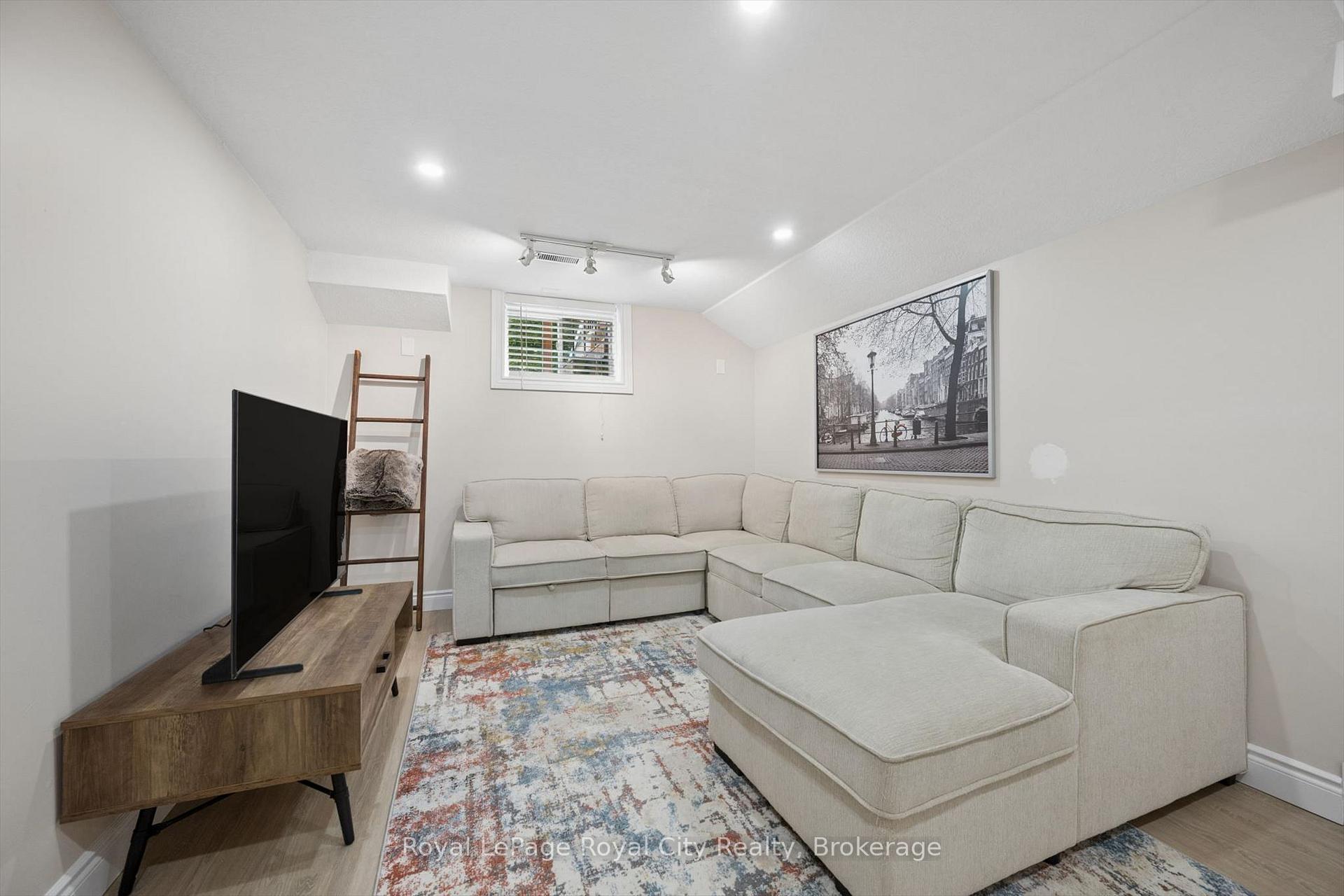 Photo 31 of 63 Starview Crescent, Guelph, Grange Road — HOMEH