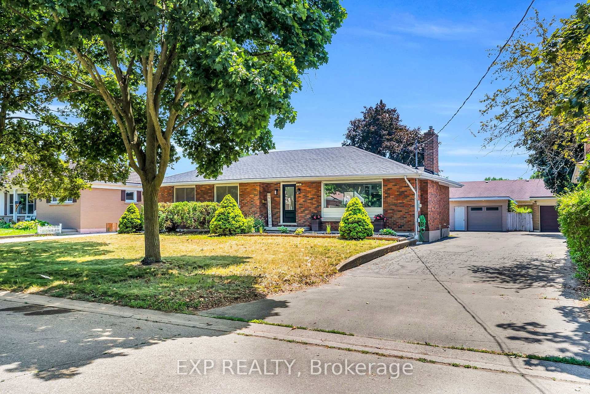 Photo 2 of 19 Woodman Drive, Brantford, Echo Place — HOMEH