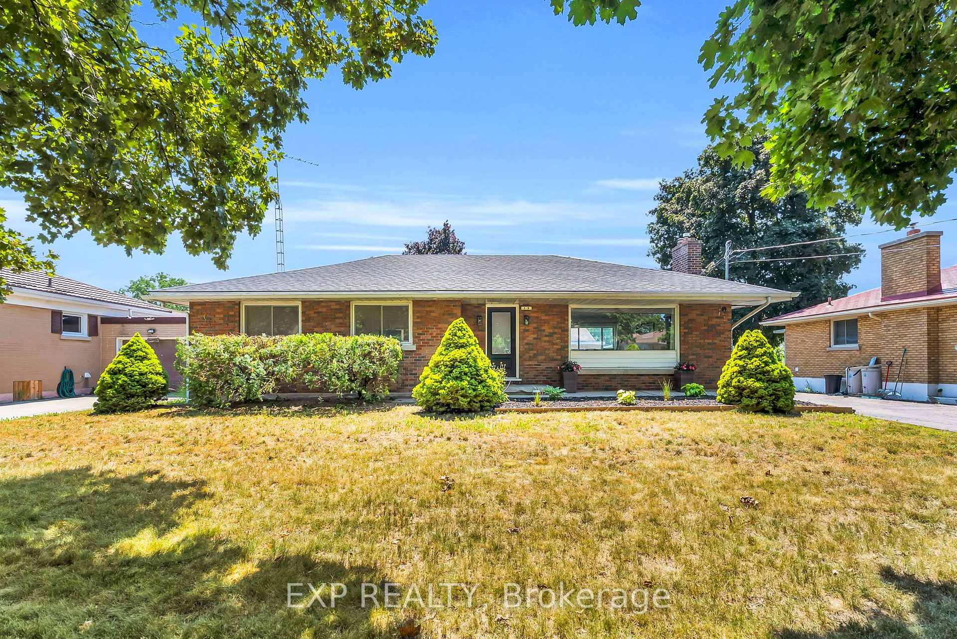 Photo 4 of 19 Woodman Drive, Brantford, Echo Place — HOMEH