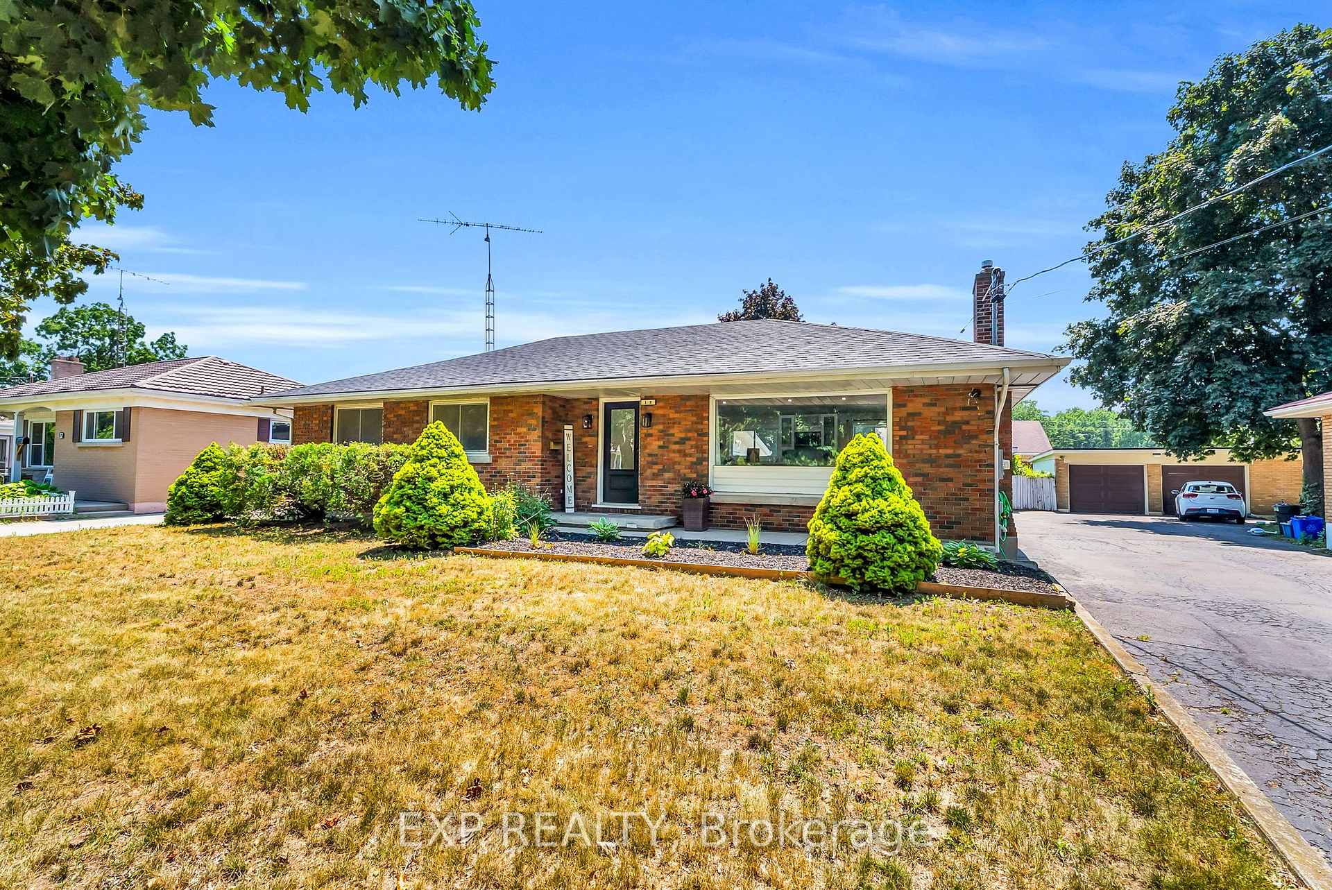 Photo 5 of 19 Woodman Drive, Brantford, Echo Place — HOMEH