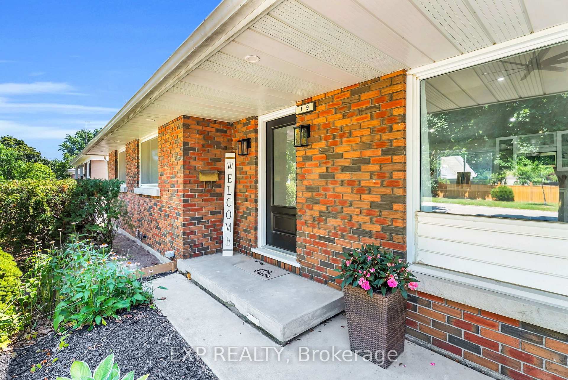 Photo 7 of 19 Woodman Drive, Brantford, Echo Place — HOMEH