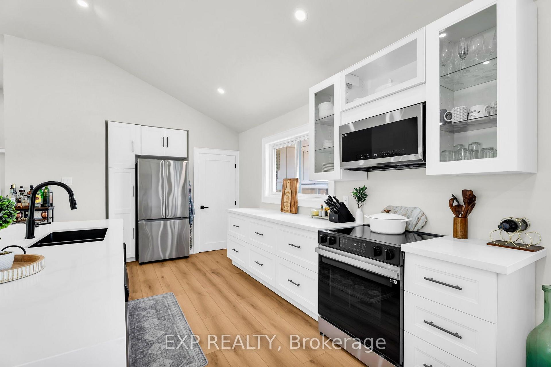 Photo 12 of 19 Woodman Drive, Brantford, Echo Place — HOMEH