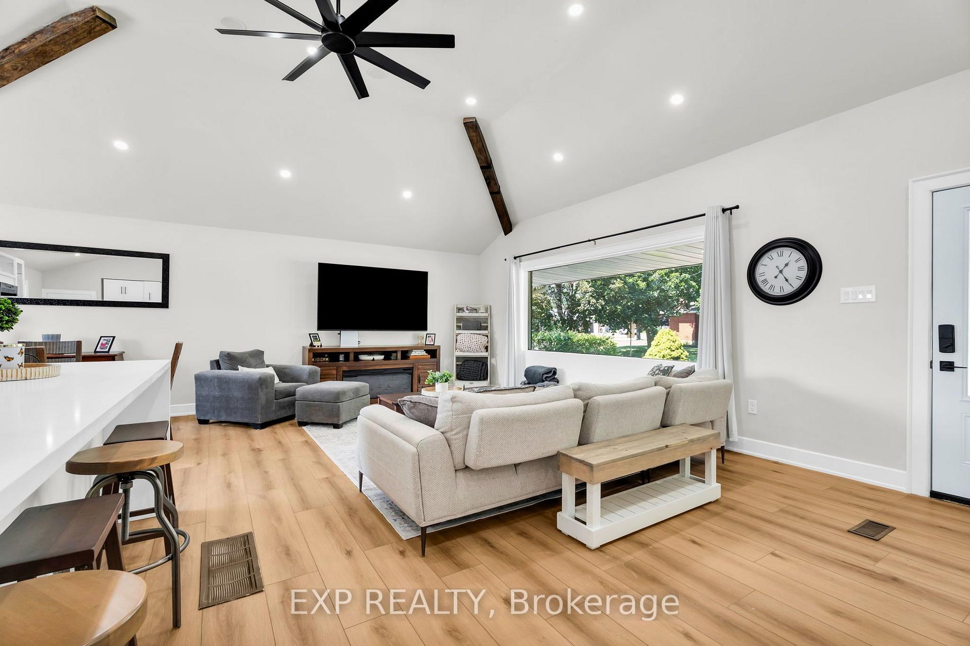 Photo 17 of 19 Woodman Drive, Brantford, Echo Place — HOMEH