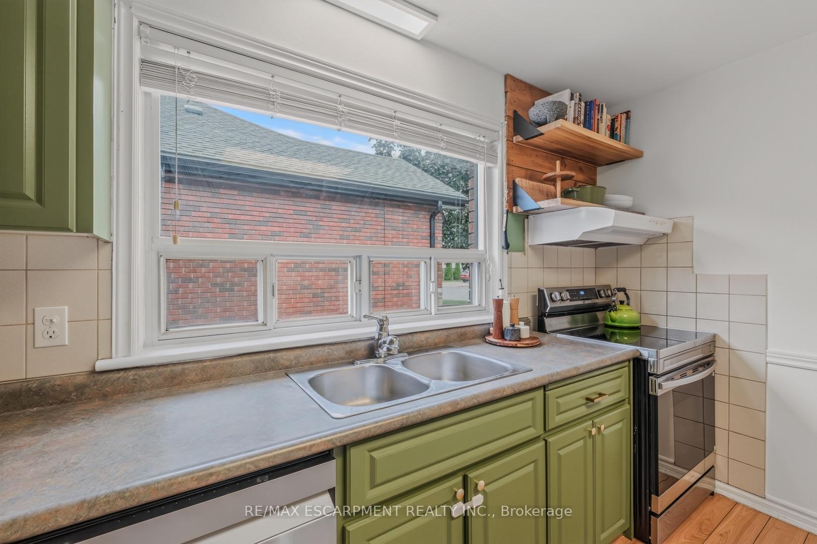 Photo 12 of 66 Paling Court, Hamilton, Homeside — HOMEH