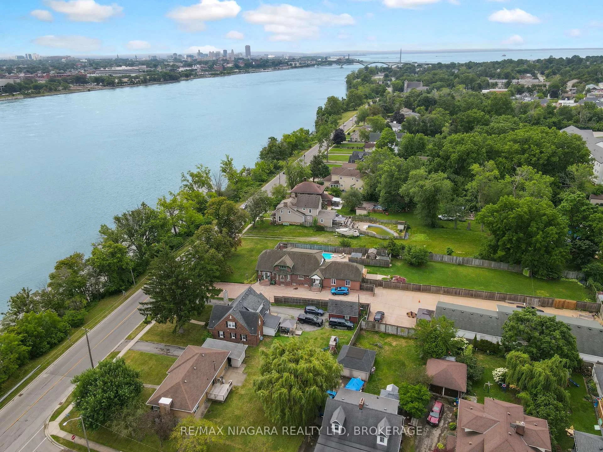 Photo 8 of Niagara Boulevard, Fort Erie, Central — HOMEH