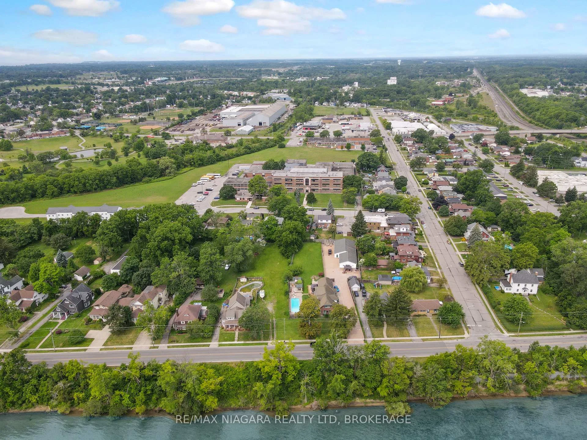 Photo 10 of Niagara Boulevard, Fort Erie, Central — HOMEH