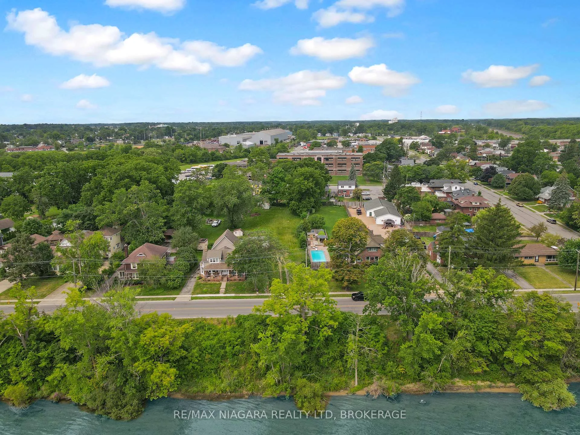 Photo 11 of Niagara Boulevard, Fort Erie, Central — HOMEH