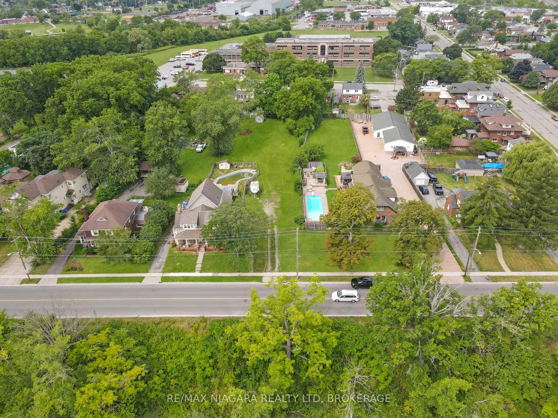 Photo 12 of Niagara Boulevard, Fort Erie, Central — HOMEH