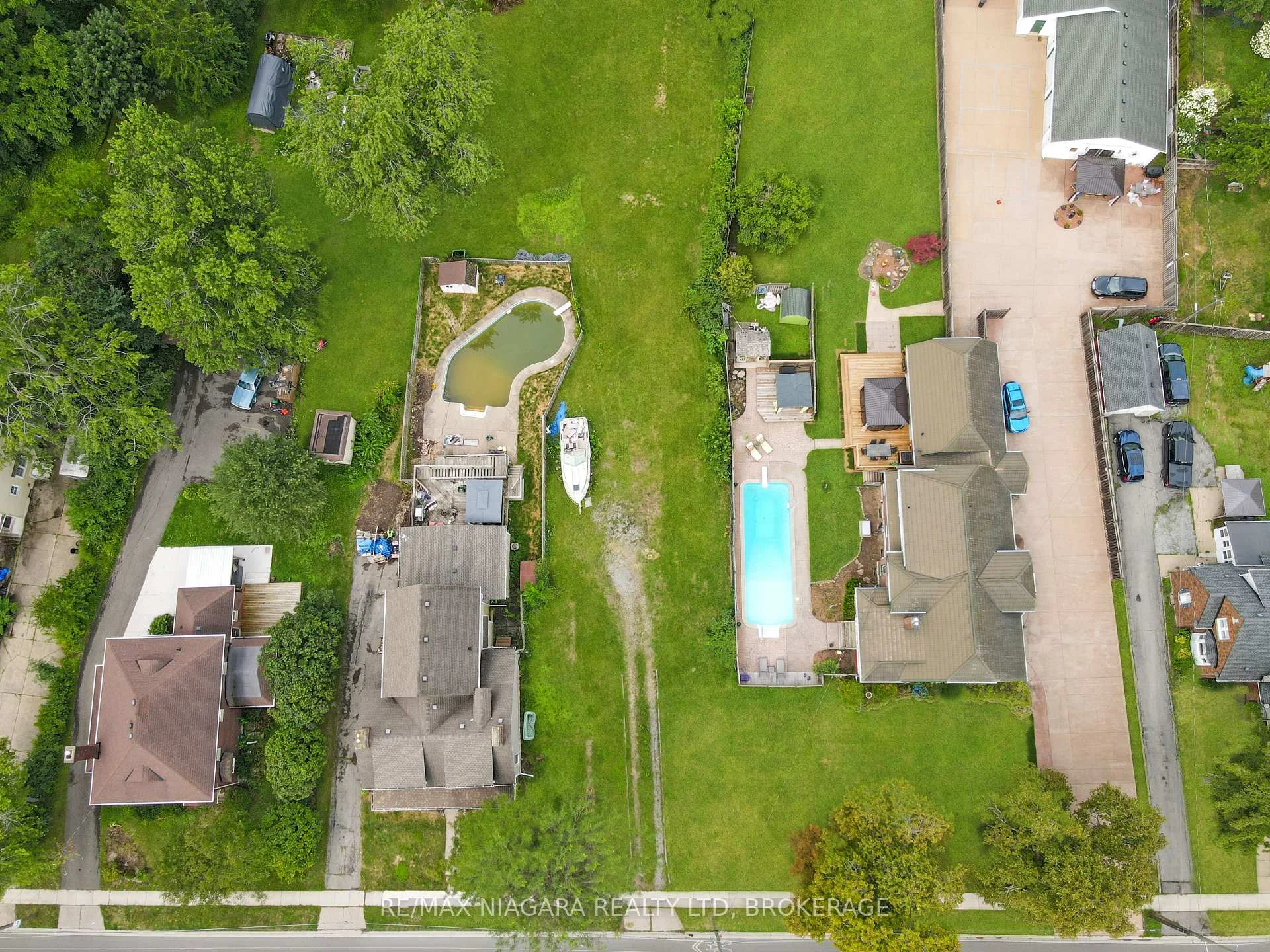 Photo 13 of Niagara Boulevard, Fort Erie, Central — HOMEH