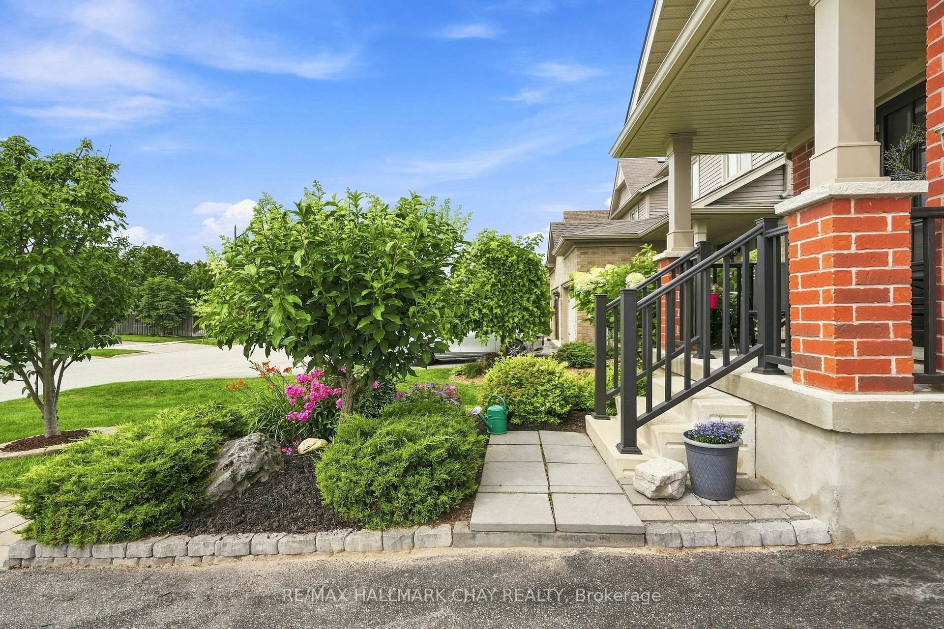 Photo 2 of 23 Banting Crescent, Essa, Angus — HOMEH