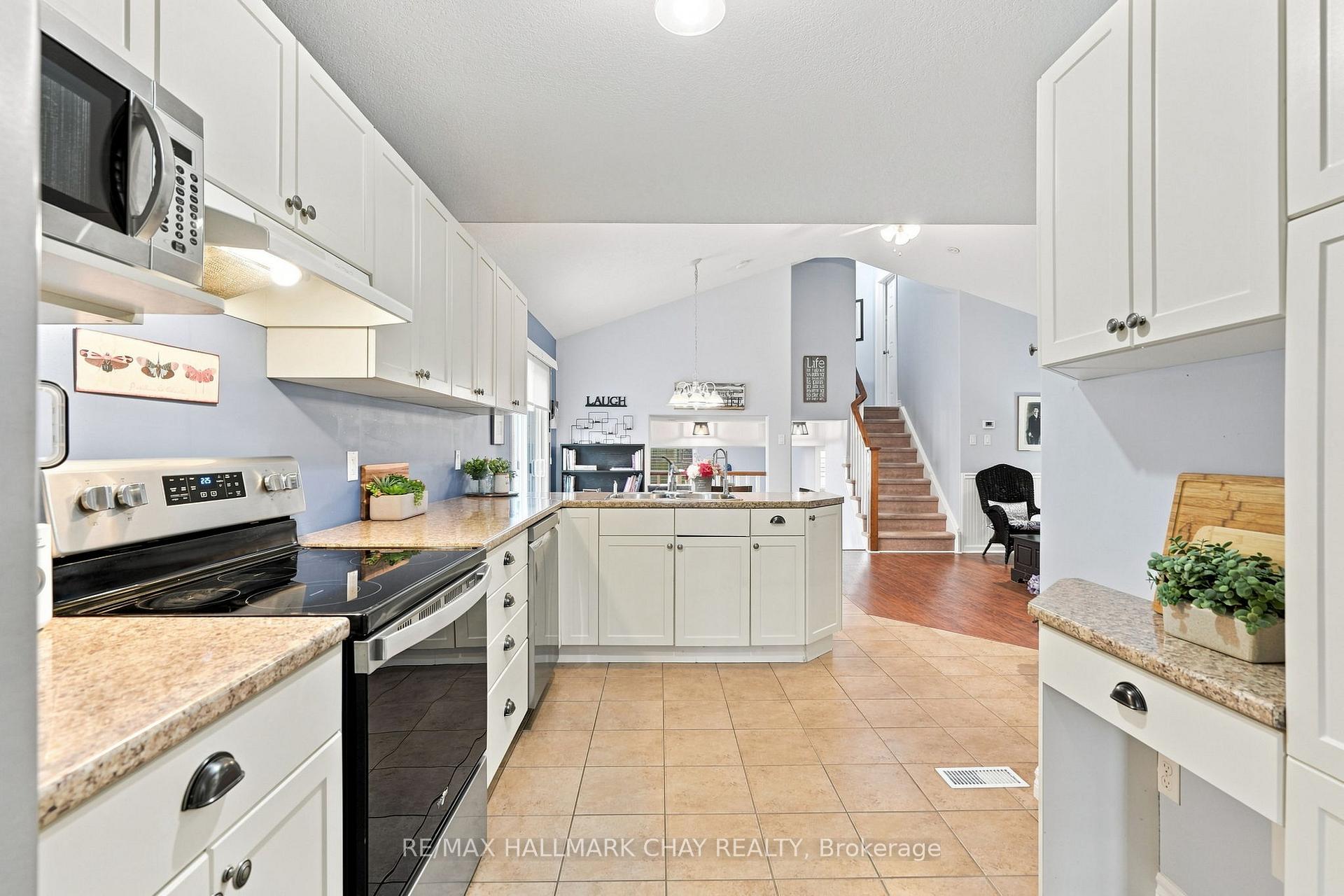 Photo 6 of 23 Banting Crescent, Essa, Angus — HOMEH