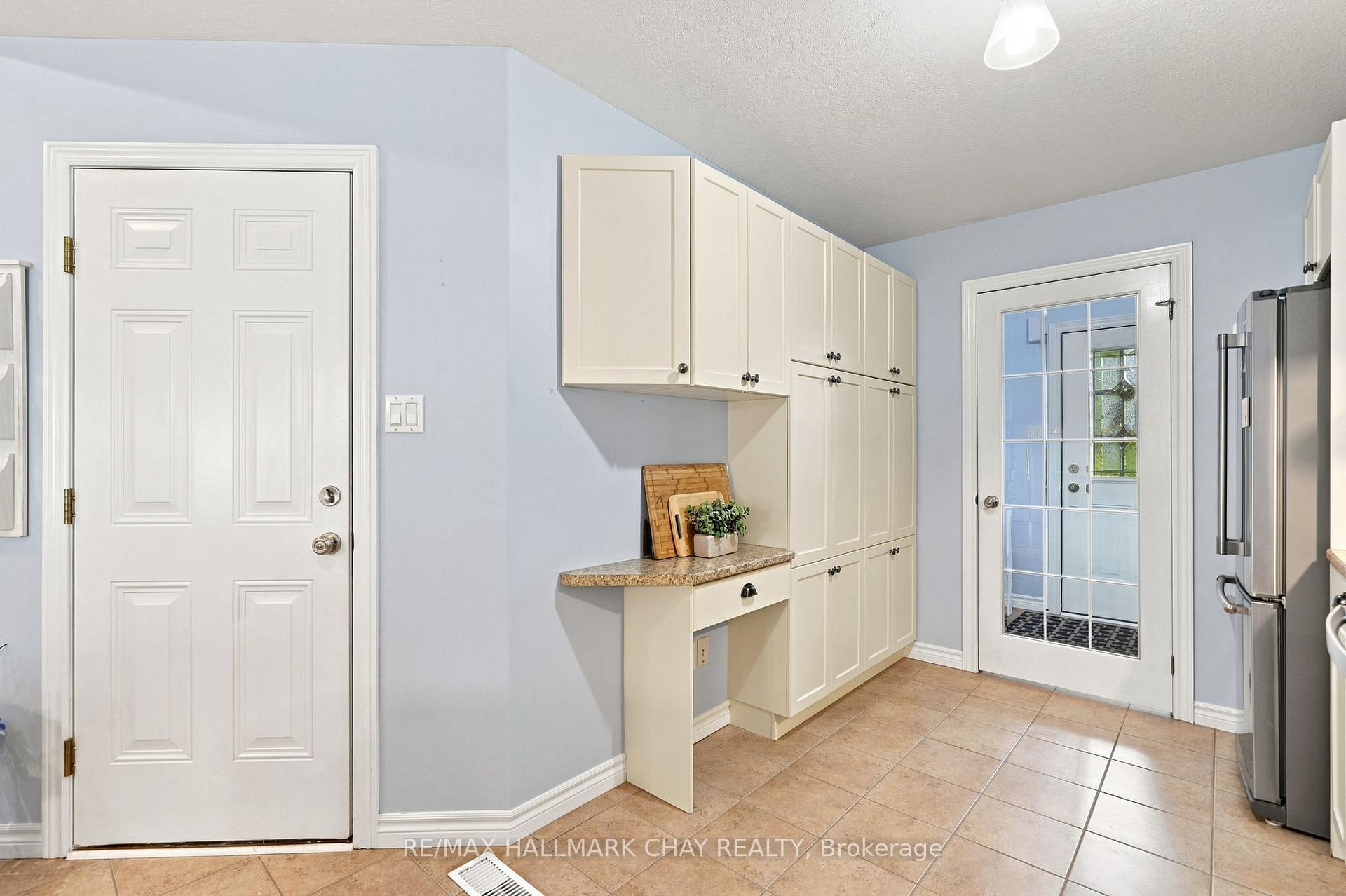 Photo 7 of 23 Banting Crescent, Essa, Angus — HOMEH