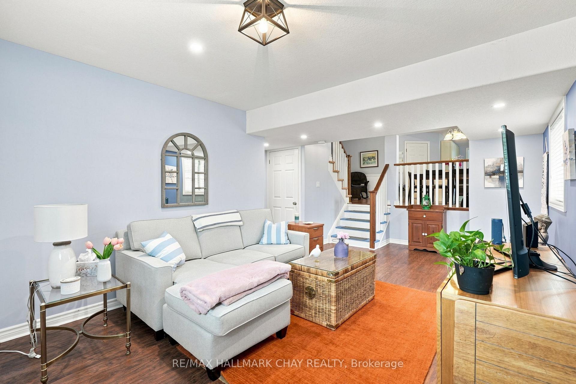 Photo 15 of 23 Banting Crescent, Essa, Angus — HOMEH