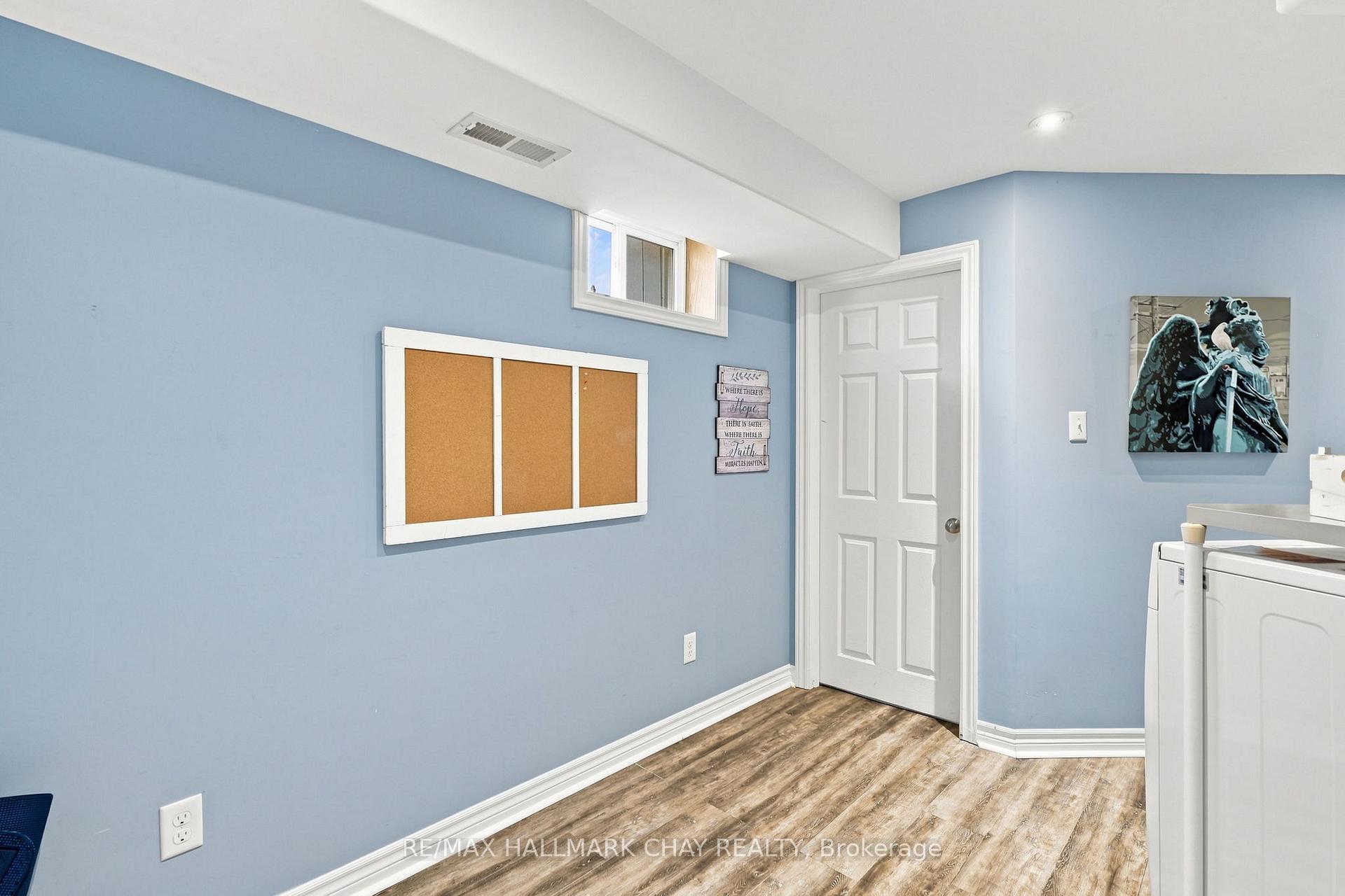 Photo 33 of 23 Banting Crescent, Essa, Angus — HOMEH
